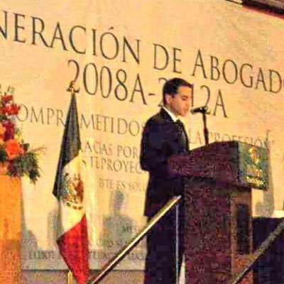 Abogado por la Universidad de Guadalajara. En permanente estudio del Derecho de la Seguridad Social y Derecho Administrativo