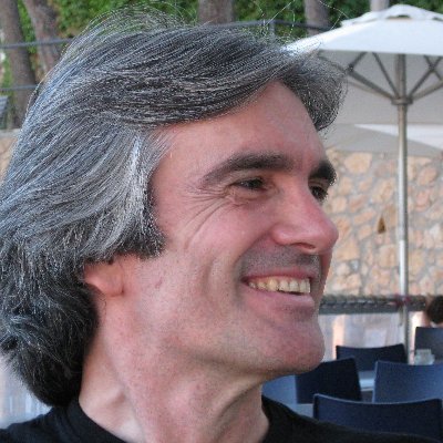 Director de la revista digital @aulamedia Formador de formadors en #EducacióMediàtica Una mirada crítica als mitjans. Un pessimista actiu! Un entre tants!