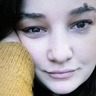 ozgebyrktr53's profile picture. 