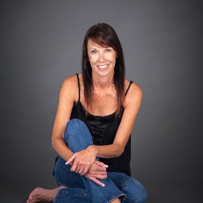 Creating stories with strong, determined characters in YA Fiction & NA Romance. Free short story previews at https://t.co/wX93jUC4HM