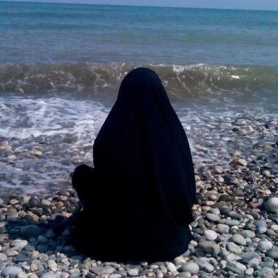 دانشجوی فناوری از نوع نانو👩‍🎓
 یک عدد بیکار پرمشغله که با کمبود وقت شدید مواجه است؛ اما... 
برای دغدغه هایم خداوند کافیست✨