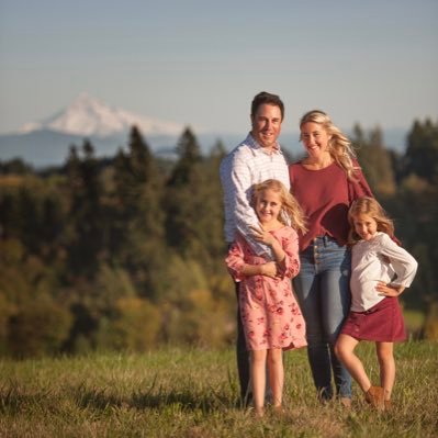 Girl Dad, golf nerd, and sports fan. Former professional golfer, Oregon Duck grad, SF Giants and Mariners fan. Go 🦆’s.