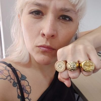 Kikihellyeahh's profile picture. Se regala buen y mala onda :)