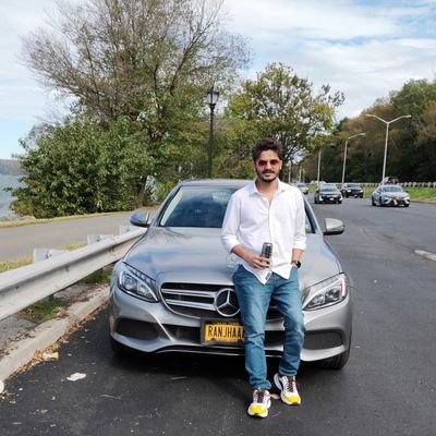 AsharHum's profile picture. 