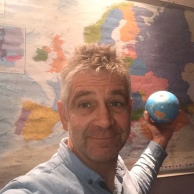LvD1963's profile picture. vader van 3 - optimist - werk met & voor mijn plezier - op zoek naar de schoonheid -overtuigd fietsend op damesfiets - (inter)nationale bereikbaarheid - klimaat