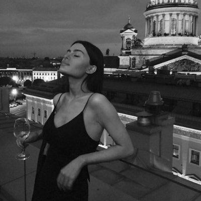 nie, nie wyskoczę na kawę, ani kino i trawę, prędzej wino i balet, może miłość i jagger?