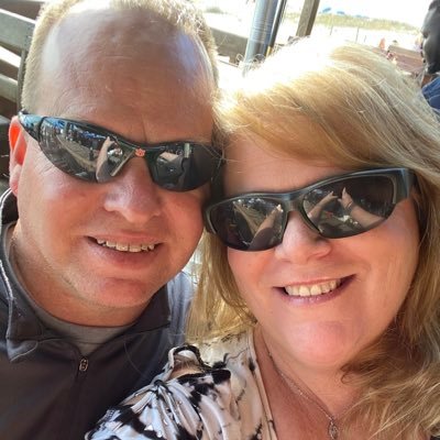 Mother of two sons I love with all my heart. Love the beach, sports and life!
