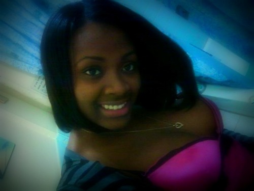 #TEAMSiiNGLE #TEAMPRETTi .SHE AiNT AH BRiTTANY FAN DEN DA BiTCH DEFF DUMB,YUH AiNT MY SON YUH MOTHAFUCKiiN STEP-SON*!