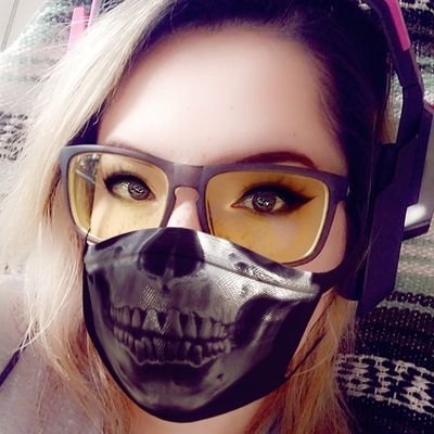 she/her 🇨🇦🇲🇽 i like to play games and look at memes all day. 🙊

i also strim sometimes!
https://t.co/MERAgEfUts