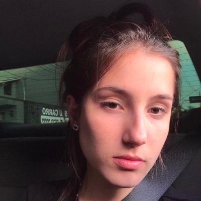 lauraluzcabral's profile picture.