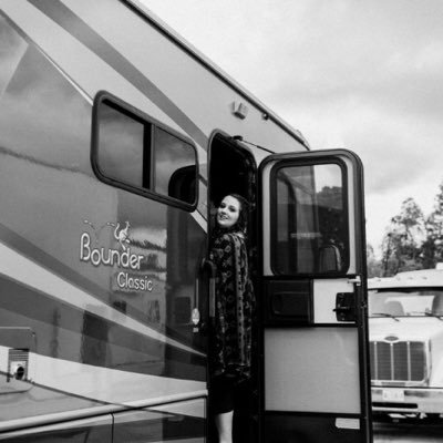 kaitlynleroy's profile picture. 