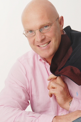 RobHoogsteder's profile picture. Vaak hoor ik,dat  ik motiverend en inspirerend werk op mijn omgeving. Dit deel ik graag met de mensen uit mijn omgeving. NLP, sporten, gezellig koken en lezen.