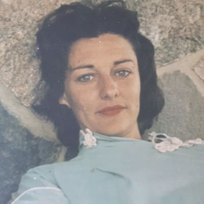 Every Sunday, enjoy and reflect on a quote by exceptional woman and poet Anne Sexton (1928-1974), shared and translated by her French translator (@SabineHuynh).