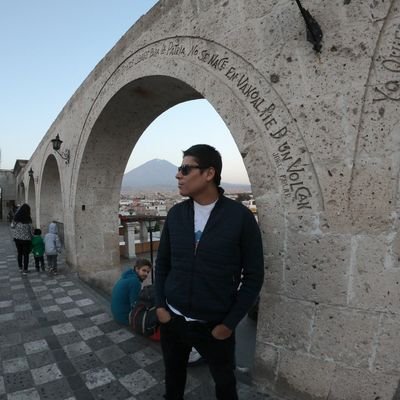 DavitRamos's profile picture. Arequipeño, Ingeniero electrónico y de telecomunicaciones, emprendedor.