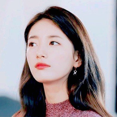 ⠀𝗙𝗜𝗞𝗦𝗜⠀: Ansita Hanun Suwarma ━ Seorang wanita pemangku gelar dokter. Keluarga adalah rumahnya. Medis adalah dunianya. Musik adalah cinta pertamanya.