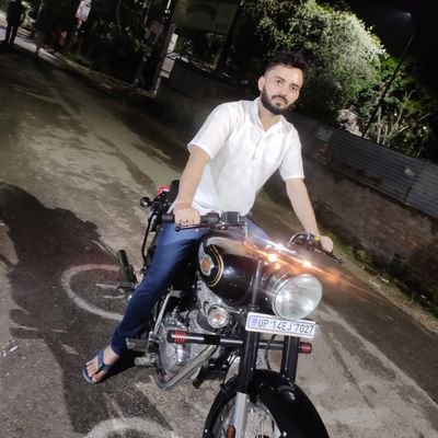 nikhilzee222's profile picture. 