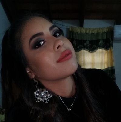 Si lo puedes soñar, lo puedes lograr!💫
⚜Estudiante de Ciencias Contables.
⚜Estilista.
⚜Networker
⚜TLC