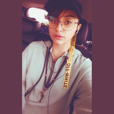 Helia_akbarii's profile picture. #لغو_امتحانات_نهایی_حضوری