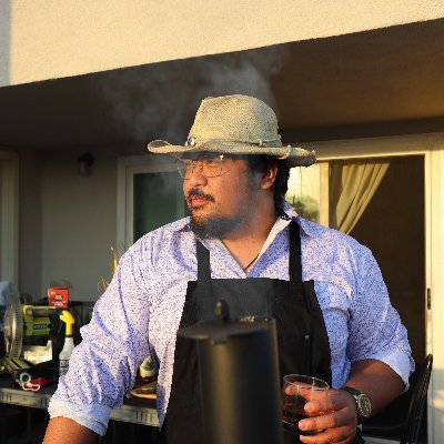 I make pretty good bbq and do cool stuff @EA for ???. Chill with me @ https://t.co/MI07ZwSYsG