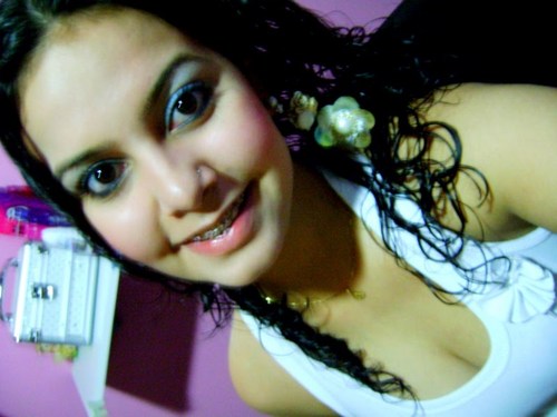 Jaqueline dos Santos ♥

α alegria brilhα nos olhos de quem sαbe curtir α emoção de simplesmente viver. ჱܓ