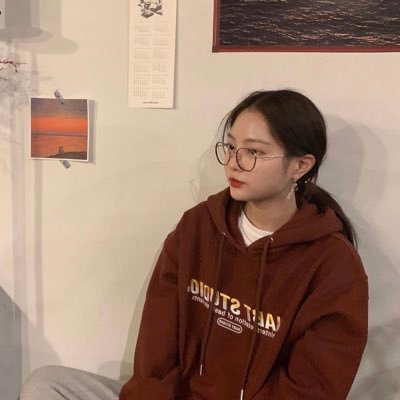 emlv41's profile picture. 01