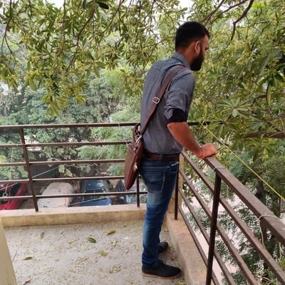 jaiswalabhi15's profile picture. एक शोर है मेरे अन्दर,
जो खामोश बहुत है।