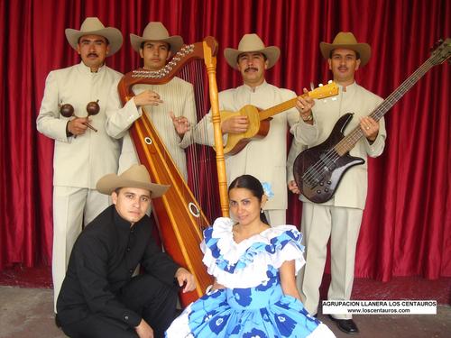Agrupación de Música Llanera con 17
años de trayectoria amenizando las mejores reuniones. De Colombia para el Mundo.(57)3102572474.(1)6862895 Bogotá, D.C.