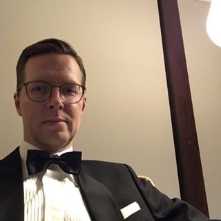 Behavior change. Nudging. Basic income. Think tanks. Tennis. Let's discuss. Looking for an excuse to wear black tie. Senior lecture at Laurea UAS.