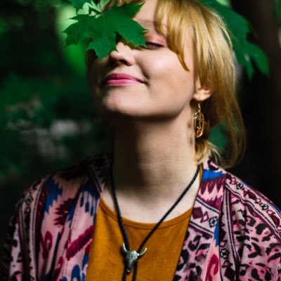 browndirtsam's profile picture. it's in the trees! it's coming!