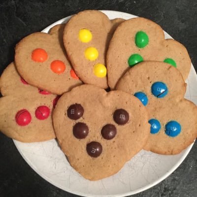 Late diagnosed autistic adult sharing her story through food and sharing inclusive recipes (still to come). Please stick around as I share my story.