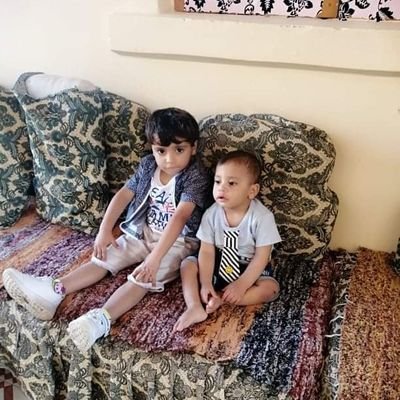 أسأل الله العلي القدير أن يحميك. وأن يحفظك ويرعاك ويصونك. وأن يبارك قلبك. وحياتك. وصحتك. وأن يبارك أيامك.وعملك. ومالك.