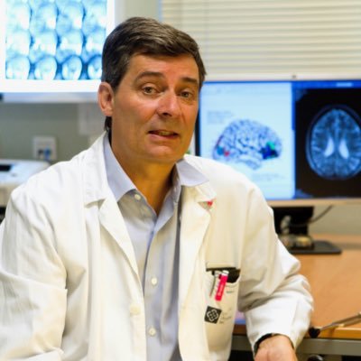 Neurólogo desde 1992. Jefe del Servicio de Neurología del Hospital Clínico de Santiago. Especial interés en neuroinmunología y en neurología de la conducta.