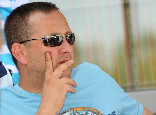 denizderinsu68's profile picture. 1968 Moda doğum. Tahmini veda da Moda... Çok gazetede çalışmadı ama çok gazetecilik yaptı. Evli, Damla'lı, Fenerli; St.Joseph, Anadolu Üniv. damgalı