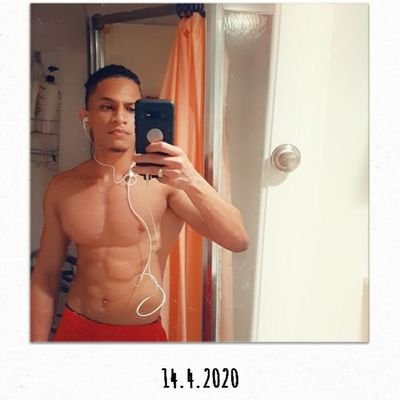 arielsantana98's profile picture. 