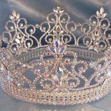 Pertenezco al Reino de Dios, ♡ soy su princesa y estoy muy orgullosa de servirle a El, Es lo máximo❤️