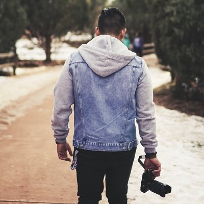 + Insta: https://t.co/WrfcgQu1xy + YouTube: https://t.co/IUDmlKKoiv + Aspiring photographer/videographer + Car Enthusiast