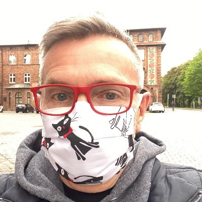 Profesor nauk ekonomicznych, szef katedry Logistyki Społecznej