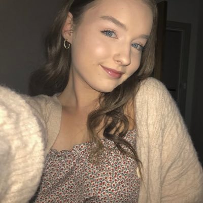 madsmck_'s profile picture. she/her