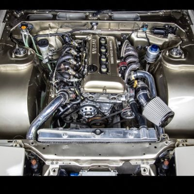 不動車やエンジンブローのスポーツカーを起こしたりしてます。 どうせなら良い物に!をコンセプトに、予算に応じて抑えるところやお金を掛けるところを相談して出来ることを増やします🙆 DMでご相談ください🙇