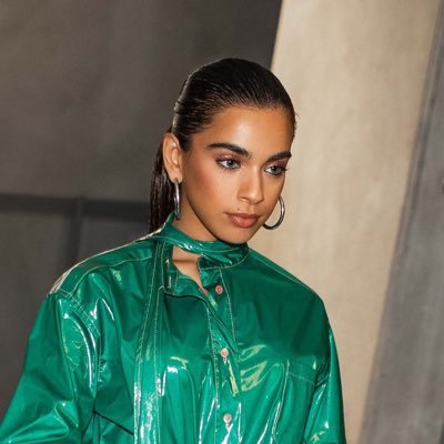 1/4 @fourofdiamonds https://t.co/rfqVmS8PiS snapchat: singer_caro info@fascinationmanagement.com