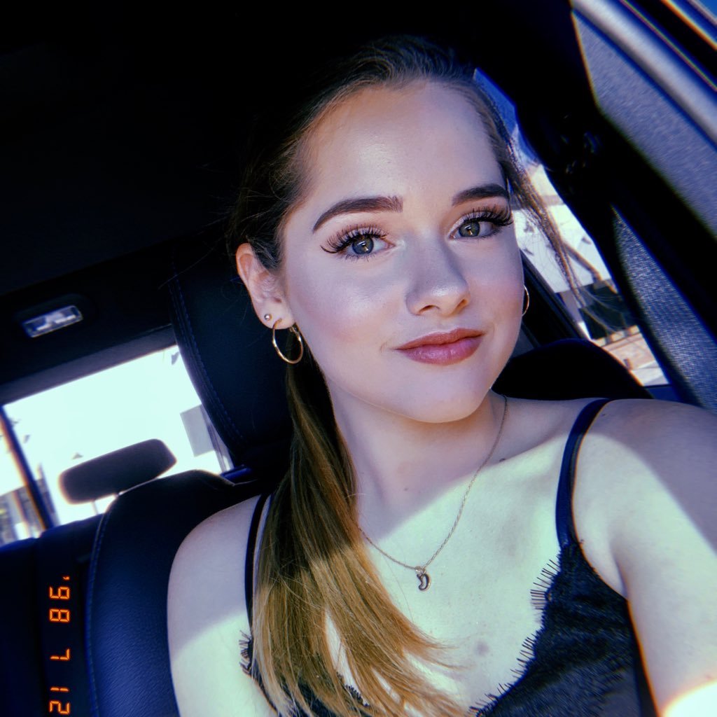 PlainCarly's profile picture. cat mom, CDA in training 🗣️🦻🏼