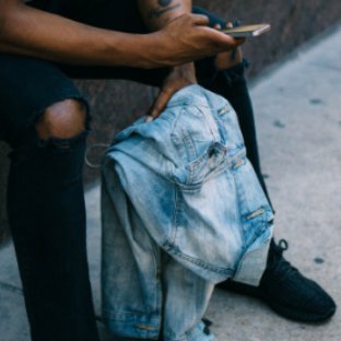 fashionblogger who update you about yor attire and clothing
Influencer that I