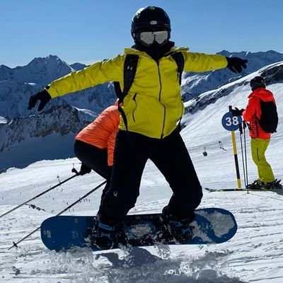 Nour_AlHadrami's profile picture. ‏‏‏‏‏‏اخر حبة في مجرة درب التبانة🤭
 أعشق الشوارما