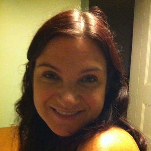 kellyleestoney's profile picture. 