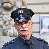 memesdepolicier's profile picture. Meme centralisé par notre service national
Un seul mot d'ordre : la bonne communication, l’héroïsme et la franche camaraderie