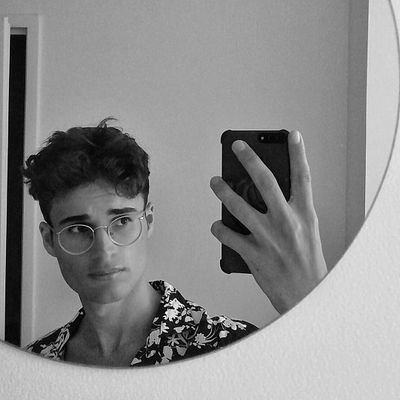 TheoMarchon's profile picture. Cher journal, je deviene fou.
♓