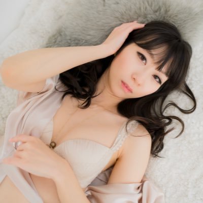Free-lance Model&System engineer.関東で活動中。秋田県秋田市出身。ポートレート・グラビア。秋田の観光大使になる。秋田美人。着物女子。167cm/47kg