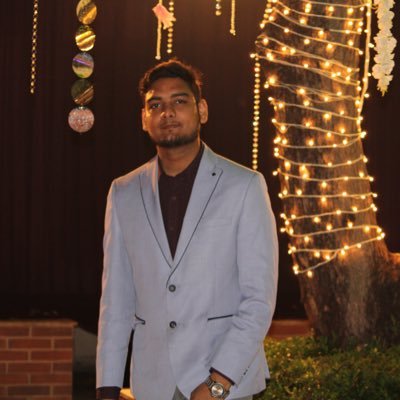 Class over looks! I have a good heart but this mouth. simple dimple. A proud nerd with undying love for anything to do with music food & knowledge . #doctor