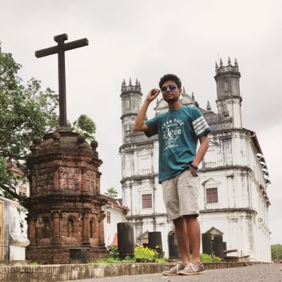 A nomad in search for perfect shot
