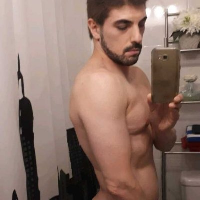 Flaco deportista masculino y pasivo de Belgrano, en la búsqueda de pibes para pasarla bien y disfrutar el sexo a pleno también abierto a que se de algo serio.😀